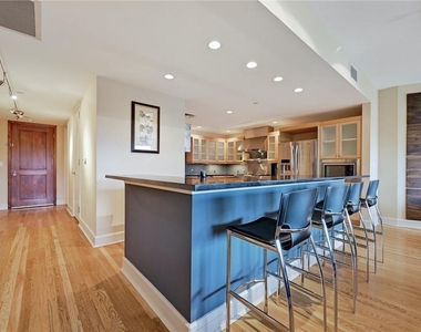 901 W 9th St - Photo Thumbnail 8