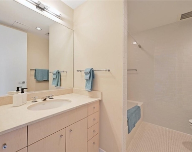 901 W 9th St - Photo Thumbnail 21