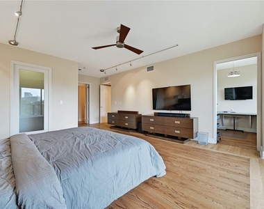 901 W 9th St - Photo Thumbnail 16