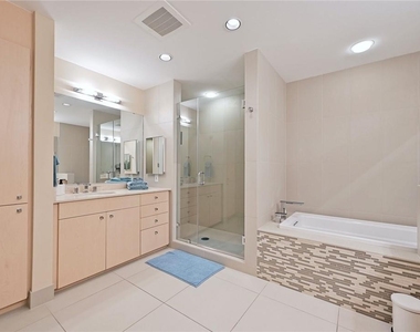 901 W 9th St - Photo Thumbnail 18