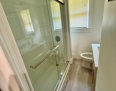25 College Avenue - Photo Thumbnail 6