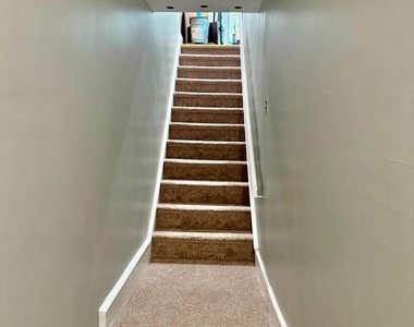 25 College Avenue - Photo Thumbnail 4
