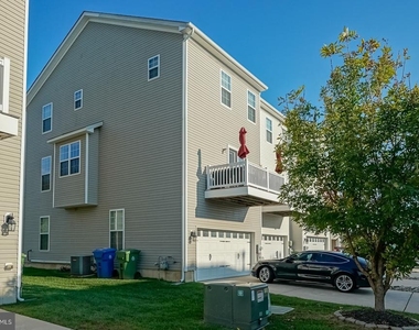 474 Aura Road - Photo Thumbnail 2