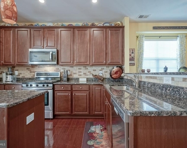 474 Aura Road - Photo Thumbnail 3