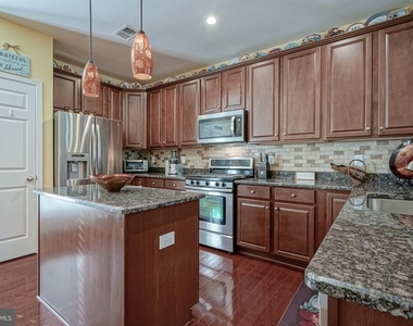 474 Aura Road - Photo Thumbnail 4