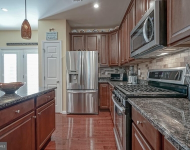 474 Aura Road - Photo Thumbnail 5