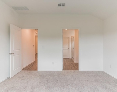 500 Jack Ryan St - Photo Thumbnail 14