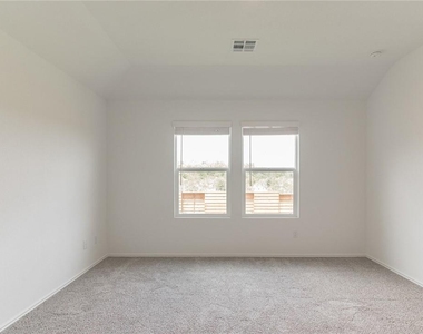 500 Jack Ryan St - Photo Thumbnail 13
