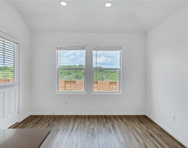 500 Jack Ryan St - Photo Thumbnail 12