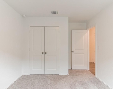 500 Jack Ryan St - Photo Thumbnail 24