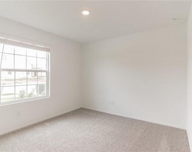 500 Jack Ryan St - Photo Thumbnail 21
