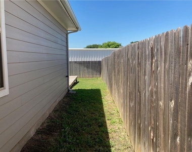 480 Triumph Rd - Photo Thumbnail 30