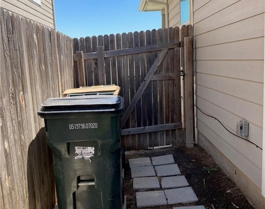 480 Triumph Rd - Photo Thumbnail 31