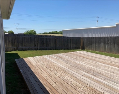 480 Triumph Rd - Photo Thumbnail 28