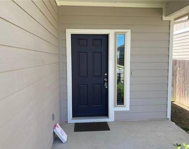 480 Triumph Rd - Photo Thumbnail 3