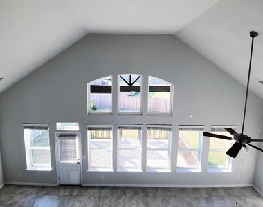 717 Paper Daisy Path - Photo Thumbnail 1