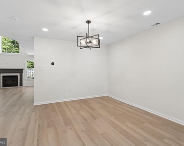 771 Barton Run Boulevard - Photo Thumbnail 6