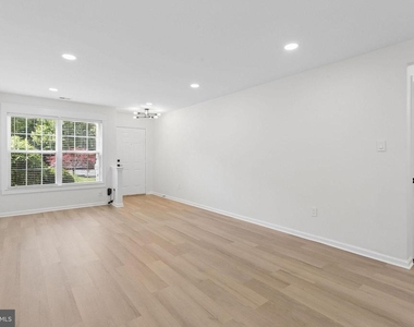 771 Barton Run Boulevard - Photo Thumbnail 2