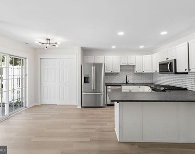 771 Barton Run Boulevard - Photo Thumbnail 9