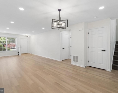 771 Barton Run Boulevard - Photo Thumbnail 1