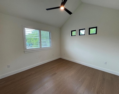3510 Lyons Rd - Photo Thumbnail 5