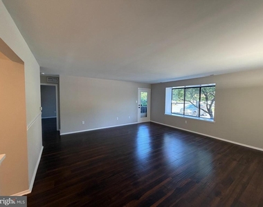 4306 Aberdeen Drive - Photo Thumbnail 7