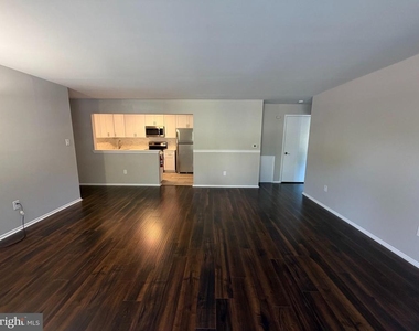 4306 Aberdeen Drive - Photo Thumbnail 2
