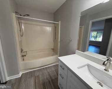 4306 Aberdeen Drive - Photo Thumbnail 10