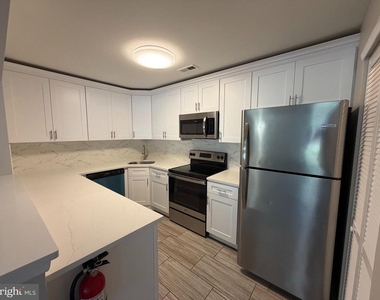 4306 Aberdeen Drive - Photo Thumbnail 5