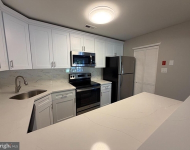 4306 Aberdeen Drive - Photo Thumbnail 4