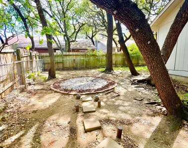 7103 Woodhue Ct - Photo Thumbnail 38