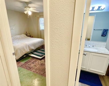7103 Woodhue Ct - Photo Thumbnail 25