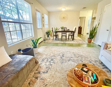 7103 Woodhue Ct - Photo Thumbnail 15