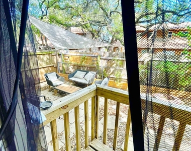 7103 Woodhue Ct - Photo Thumbnail 32