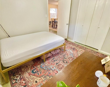 7103 Woodhue Ct - Photo Thumbnail 13