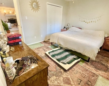 7103 Woodhue Ct - Photo Thumbnail 27