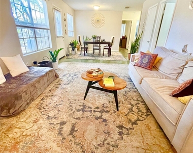 7103 Woodhue Ct - Photo Thumbnail 9