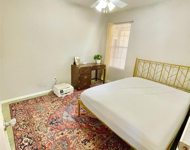 7103 Woodhue Ct - Photo Thumbnail 12