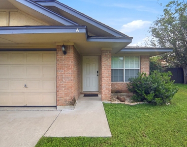 2304 Smith Branch Blvd - Photo Thumbnail 1