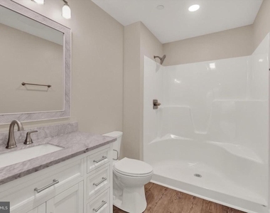 13906 Patriot Way - Photo Thumbnail 6