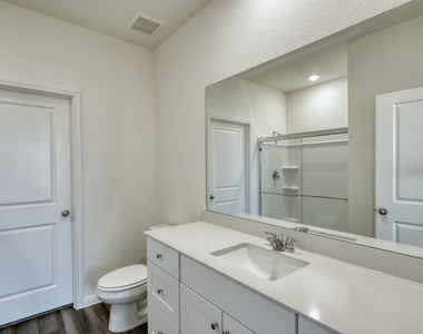 209 Stonebrook Dr - Photo Thumbnail 4