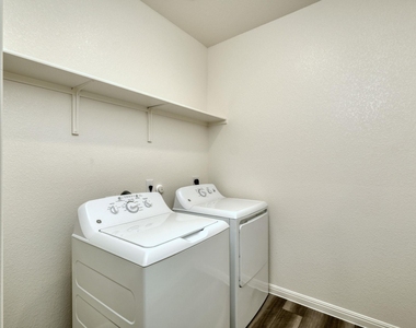 209 Stonebrook Dr - Photo Thumbnail 10