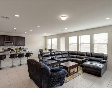 9109 Garnet Dr - Photo Thumbnail 16