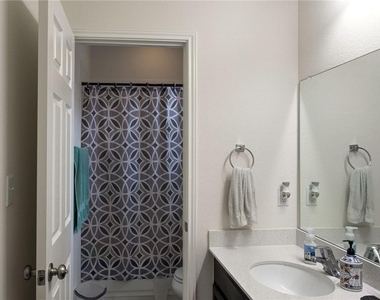 9109 Garnet Dr - Photo Thumbnail 23