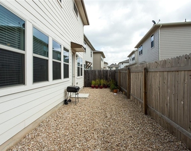 9109 Garnet Dr - Photo Thumbnail 26