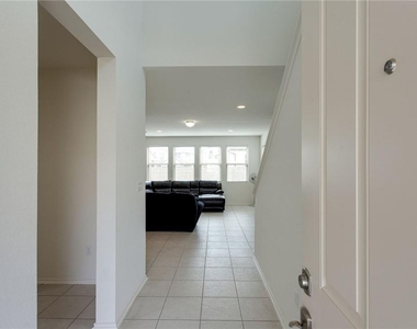 9109 Garnet Dr - Photo Thumbnail 2