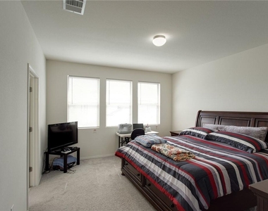 9109 Garnet Dr - Photo Thumbnail 4