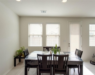 9109 Garnet Dr - Photo Thumbnail 8