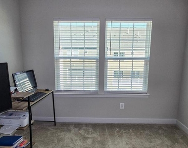 5426 Greenpoint Lane - Photo Thumbnail 34