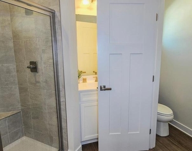 5426 Greenpoint Lane - Photo Thumbnail 42